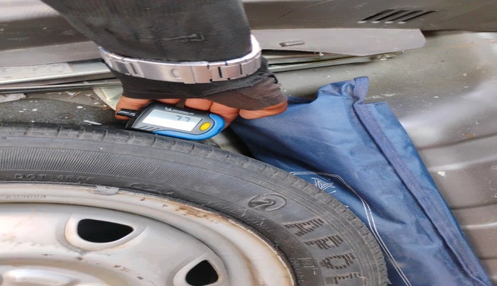 2011 Maruti Zen Estilo LXI, Petrol, Manual, 61,019 km, tyre