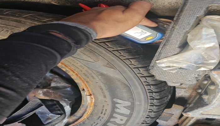 2013 Honda Amaze 1.5L I-DTEC S, Diesel, Manual, 1,07,475 km, tyre