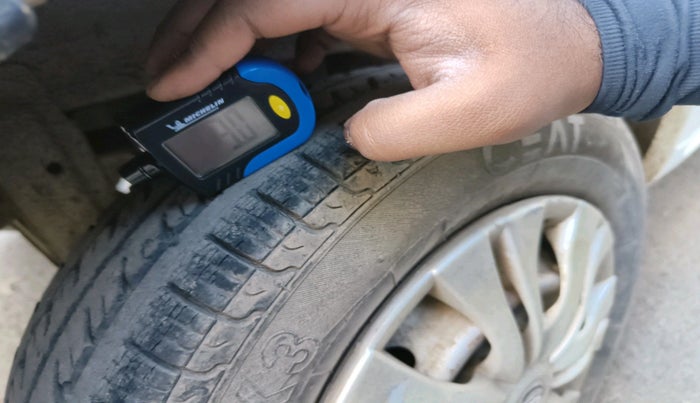 2010 Maruti Alto LXI, Petrol, Manual, 1,43,361 km, tyre