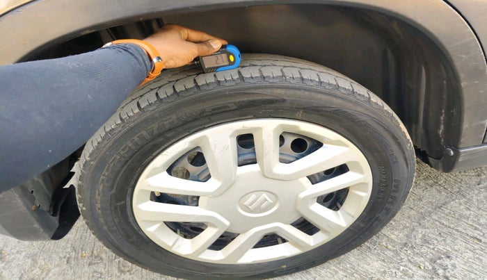 2019 Maruti Vitara Brezza VDI, Diesel, Manual, 4,50,000 km, tyre