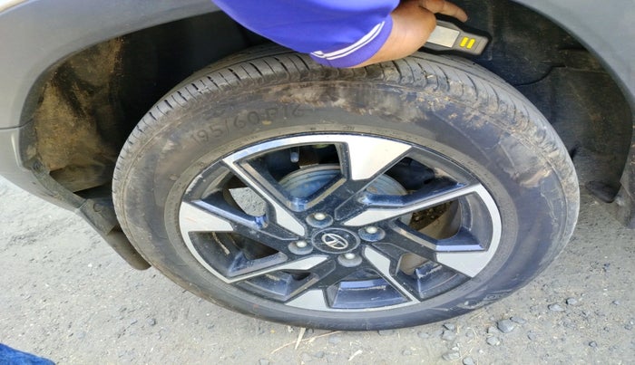 2022 Tata PUNCH CREATIVE  MT, Petrol, Manual, 83,040 km, tyre