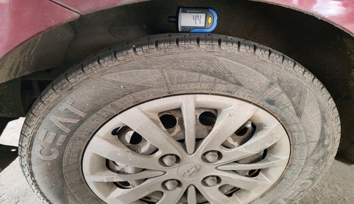 2015 Hyundai i10 SPORTZ 1.1, Petrol, Manual, 69,988 km, tyre