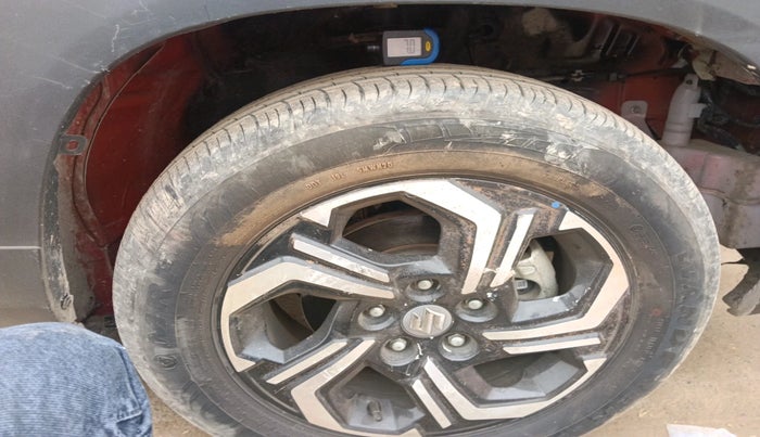 2024 Maruti BREZZA ZXI + SMART HYBRID, Petrol, Manual, 7,361 km, tyre