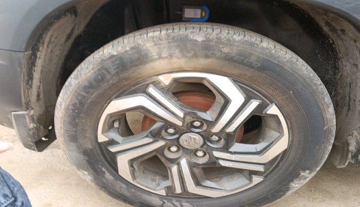 2024 Maruti BREZZA ZXI + SMART HYBRID, Petrol, Manual, 7,361 km, tyre