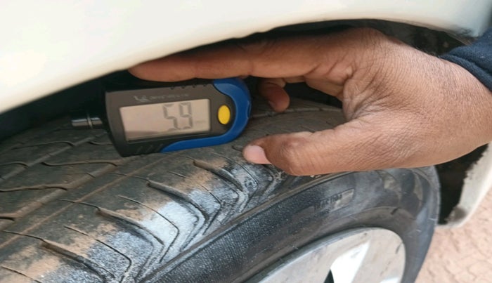 2016 Maruti Celerio VXI CNG, CNG, Manual, 86,000 km, tyre