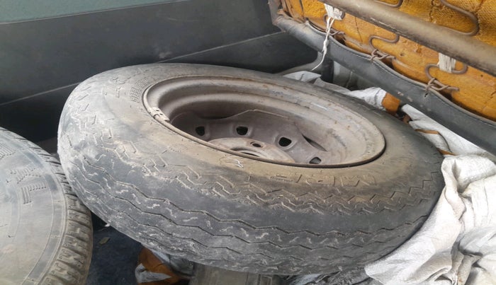 2011 Maruti OMNI E STD, Petrol, Manual, 76,596 km, tyre