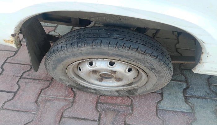 2011 Maruti OMNI E STD, Petrol, Manual, 76,596 km, tyre