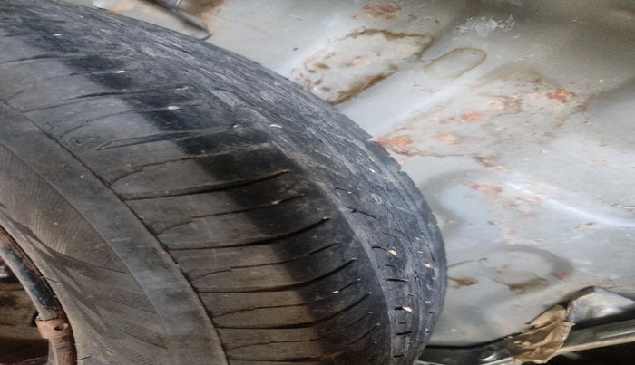 2011 Hyundai Santro Xing GLS, Petrol, Manual, 86,277 km, tyre