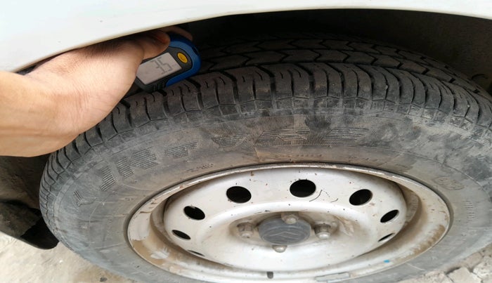 2012 Maruti Swift LXI, Petrol, Manual, 1,35,450 km, tyre