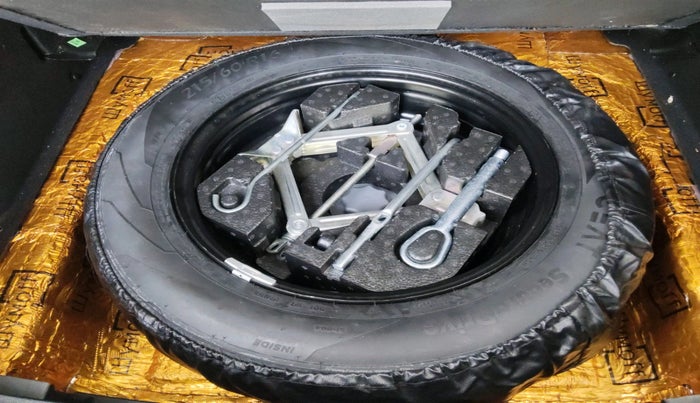 2023 MG ASTOR SAVVY 1.3 TURBO AT S RED, Petrol, Automatic, 31,618 km, tyre