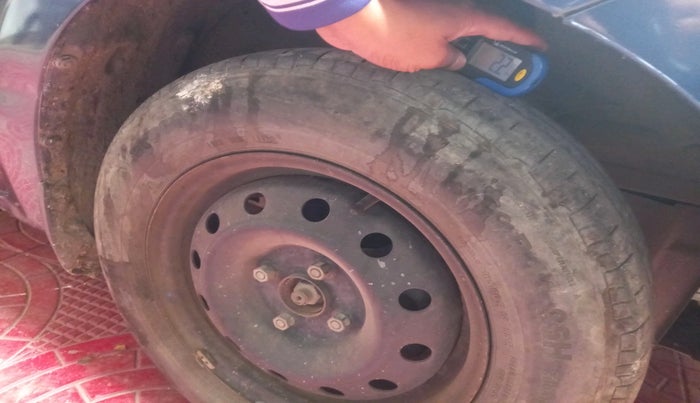 2017 Maruti Dzire VDI, Diesel, Manual, 80,671 km, tyre