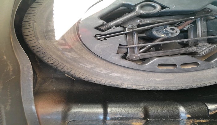 2011 Hyundai i10 ERA 1.1, Petrol, Manual, 45,002 km, tyre