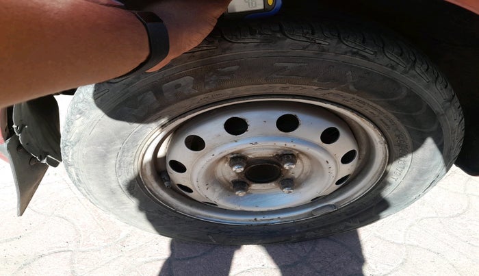 2011 Hyundai i10 ERA 1.1, Petrol, Manual, 45,002 km, tyre