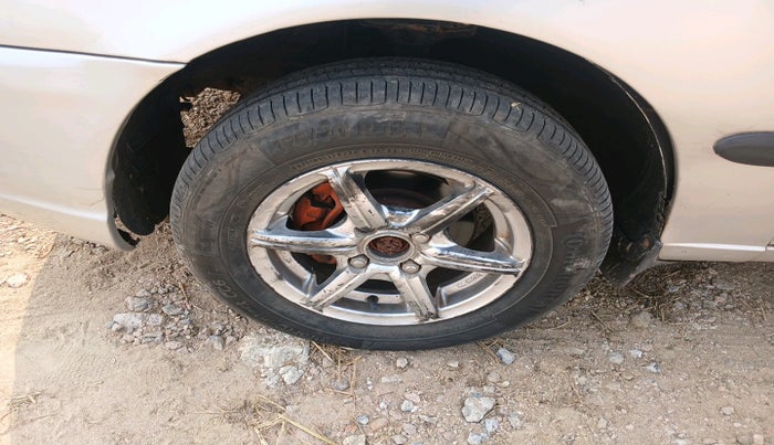 2005 Hyundai Accent VIVA CRDI, Diesel, Manual, 1,77,133 km, tyre