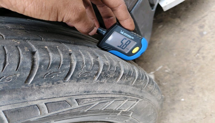 2018 Mahindra MARAZZO M6 7 STR, Diesel, Manual, 1,14,596 km, tyre