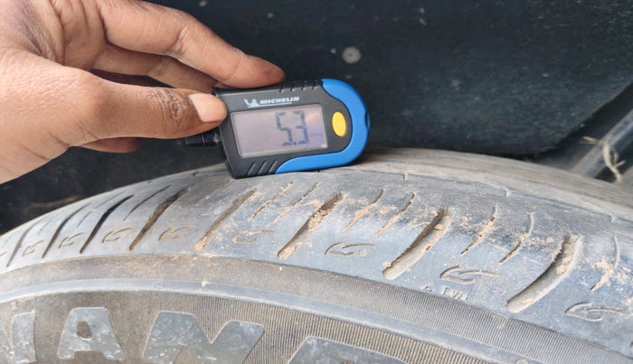 2018 Mahindra MARAZZO M6 7 STR, Diesel, Manual, 1,14,596 km, tyre