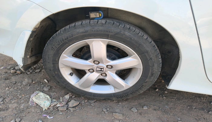 2011 Honda City 1.5L I-VTEC V MT, Petrol, Manual, 1,00,744 km, tyre