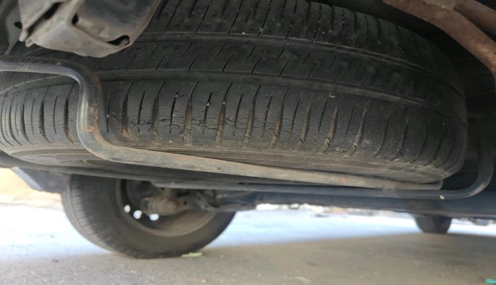 2015 Maruti Ertiga VXI CNG, Petrol, Manual, 1,20,168 km, tyre