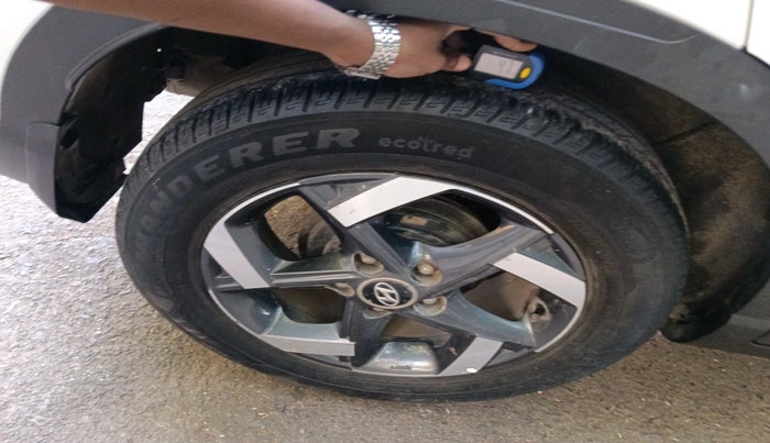 2019 Hyundai VENUE SX PLUS 1.0 TURBO DCT, Petrol, Automatic, 33,513 km, tyre