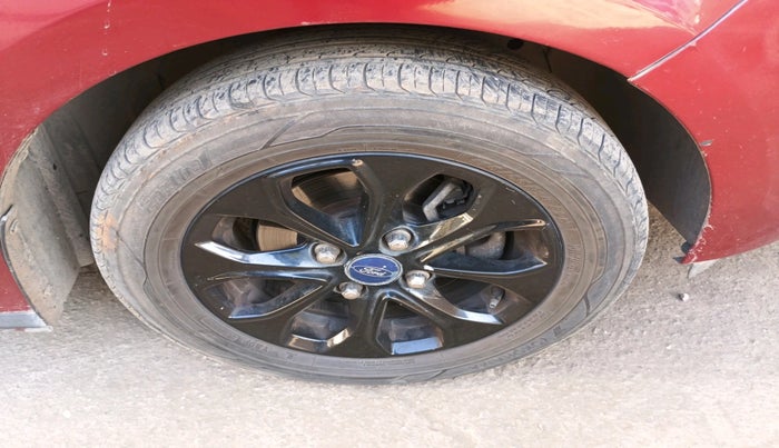 2015 Ford New Figo TITANIUM 1.2 PETROL MT, Petrol, Manual, 49,332 km, tyre