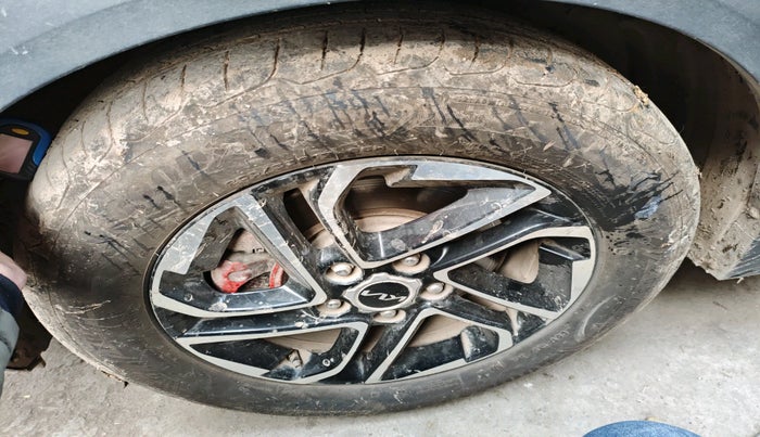 2022 KIA CARENS LUXURY PLUS 1.5 DIESEL AT 6 STR, Diesel, Automatic, 71,917 km, tyre