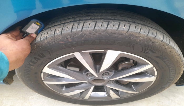 2022 Skoda SLAVIA STYLE 1.0L TSI AT, Petrol, Automatic, 91,717 km, tyre