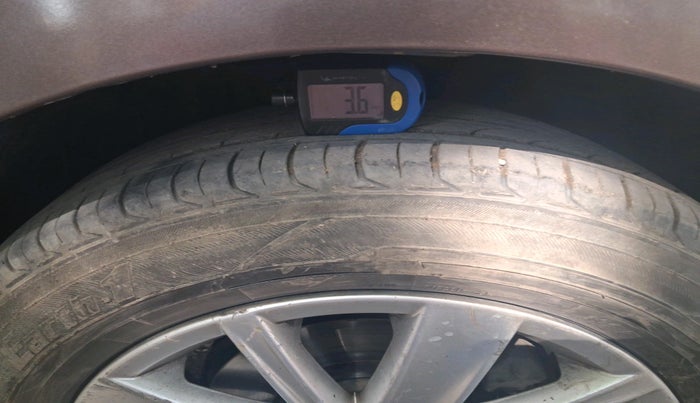 2016 Volkswagen Vento HIGHLINE 1.5 AT, Diesel, Automatic, 1,28,938 km, tyre