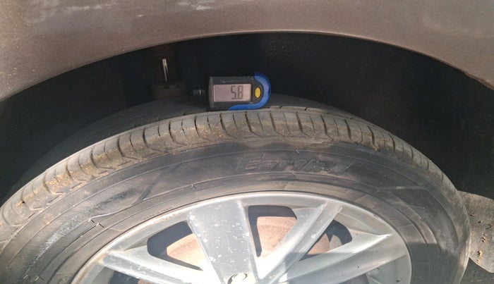 2016 Volkswagen Vento HIGHLINE 1.5 AT, Diesel, Automatic, 1,28,938 km, tyre