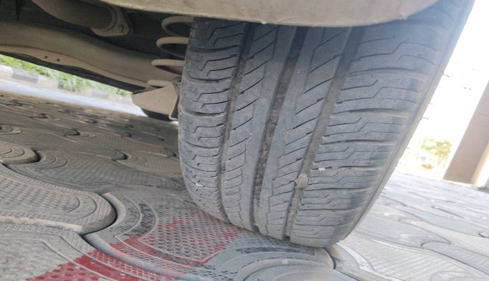 2015 Honda Amaze 1.5L I-DTEC S, Diesel, Manual, 50,886 km, tyre