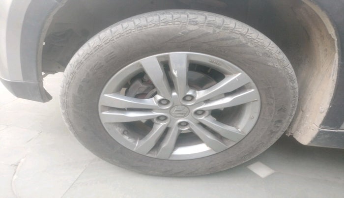 2018 Maruti Vitara Brezza ZDI, Diesel, Manual, 68,935 km, tyre