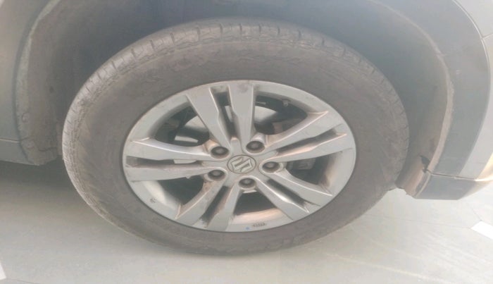 2018 Maruti Vitara Brezza ZDI, Diesel, Manual, 68,935 km, tyre