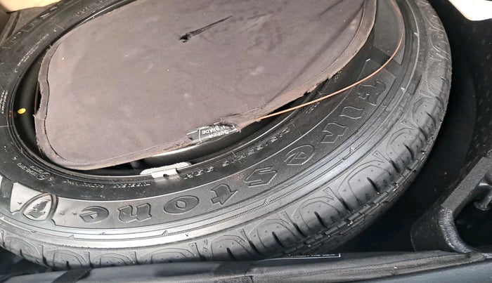 2018 Jeep Compass LONGITUDE (O) 2.0 DIESEL, Diesel, Manual, 1,03,413 km, tyre