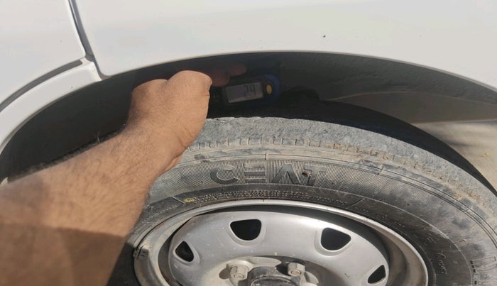 2022 Maruti Eeco 5 STR AC (O), Petrol, Manual, 63,452 km, tyre