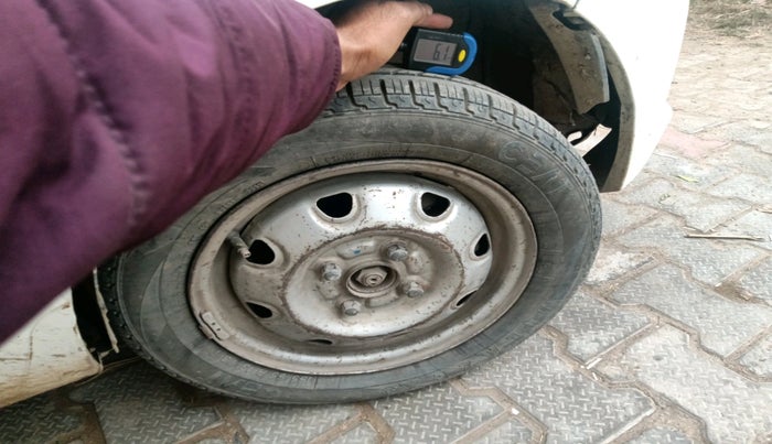 2015 Maruti Alto K10 LXI CNG, Petrol, Manual, 1,32,112 km, tyre