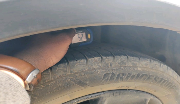 2017 Maruti IGNIS ZETA 1.2 AMT, Petrol, Automatic, 2,18,414 km, tyre