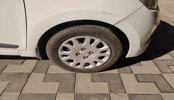 2015 Hyundai Xcent S 1.2, Petrol, Manual, 78,739 km, tyre