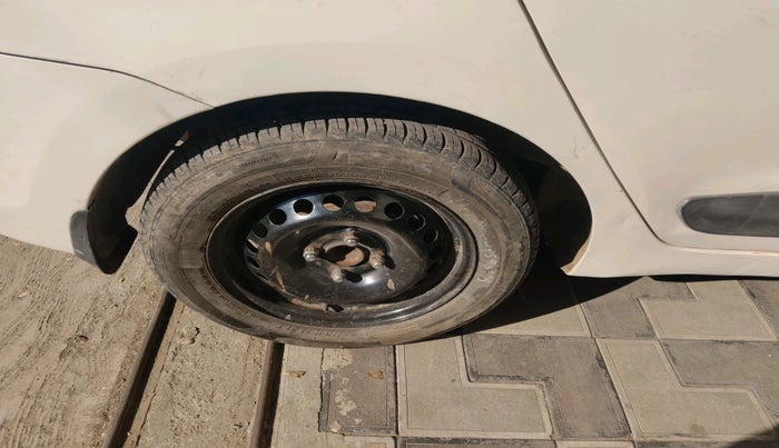 2015 Hyundai Xcent S 1.2, Petrol, Manual, 78,739 km, tyre