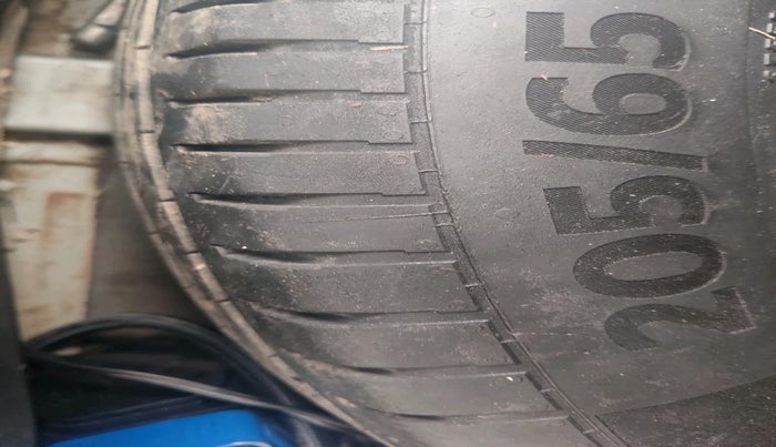 2017 Hyundai Creta S PLUS 1.4 DIESEL, Diesel, Manual, 1,07,606 km, tyre