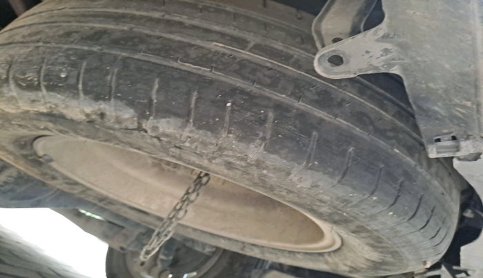 2018 Toyota Innova Crysta 2.4 VX 7 STR, Diesel, Manual, 1,85,571 km, tyre