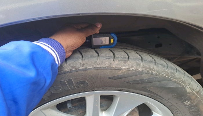 2018 Toyota Innova Crysta 2.4 VX 7 STR, Diesel, Manual, 1,85,571 km, tyre