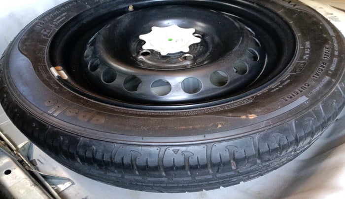 2014 Hyundai Grand i10 ASTA 1.1 CRDI, Diesel, Manual, 1,04,625 km, tyre