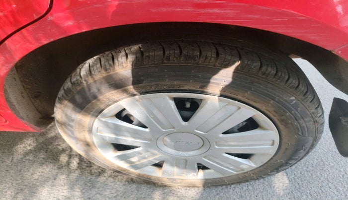 2012 Ford Figo ZXI 1.2 PETROL, Petrol, Manual, 1,03,638 km, tyre