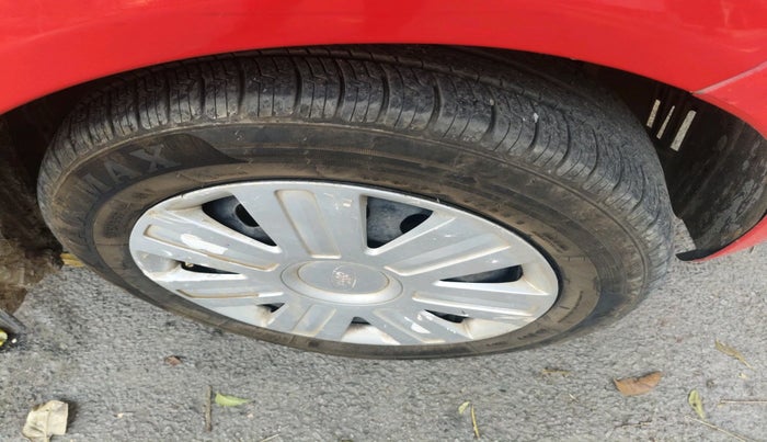 2012 Ford Figo ZXI 1.2 PETROL, Petrol, Manual, 1,03,638 km, tyre