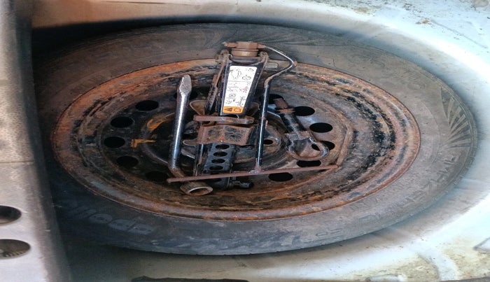 2015 Ford New Figo TITANIUM1.5 DIESEL, Diesel, Manual, 1,56,643 km, tyre