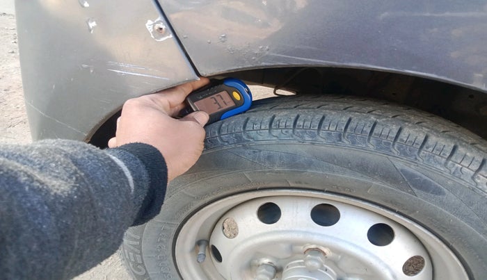 2015 Hyundai Eon ERA +, Petrol, Manual, 30,020 km, tyre