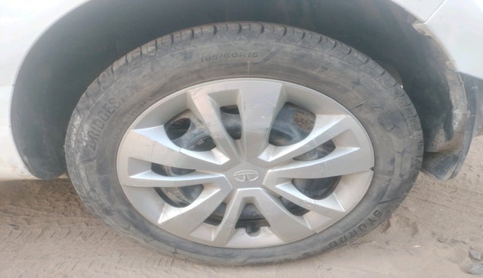 2016 Tata Zest XMS PETROL, Petrol, Manual, 80,107 km, tyre