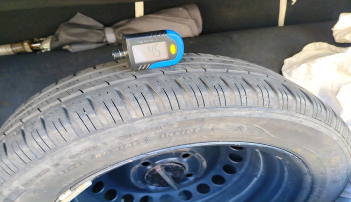 2017 Hyundai Grand i10 SPORTZ 1.2 KAPPA VTVT, Petrol, Manual, 1,27,981 km, tyre