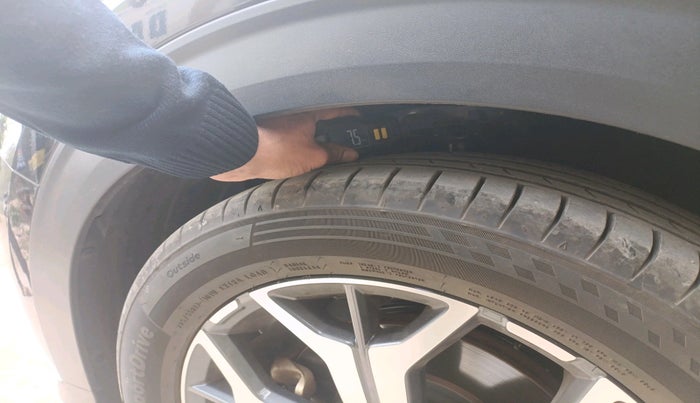 2023 KIA CARENS LUXURY PLUS 1.5 IMT PETROL, Petrol, Manual, 18,004 km, tyre