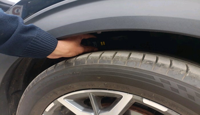 2023 KIA CARENS LUXURY PLUS 1.5 IMT PETROL, Petrol, Manual, 18,004 km, tyre