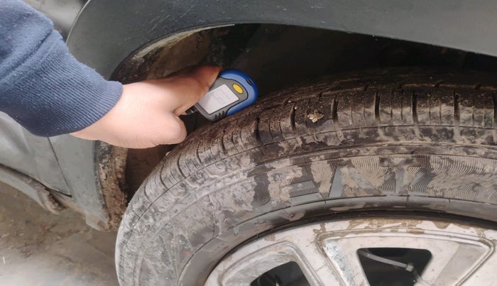 2016 Mahindra Kuv100 K4 D 6 STR, Diesel, Manual, 99,692 km, tyre